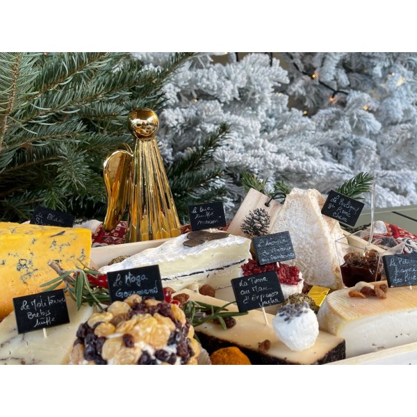 Plateau de Fromages Artisanaux Spécial Noël: Le Gourmet truffé - Nos plateaux fromages et charcuterie à partager : achat en ligne