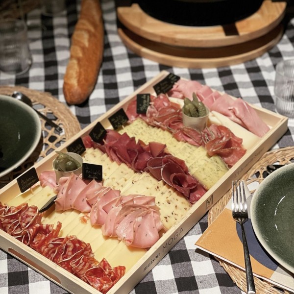 Plateau Raclette et Charcuterie - 200g from. et 100g charc. / pers. - Fine grocery : online purchase