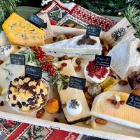 ⏳J-11 avant NOËL ! 🎄✨🧀 Pensez bien à commander vos plateaux de fromages artisanaux Spécial Noël ! 
🎁Le Gourmet
🎁Le Tradition
🎁Le Berger

☎️04 84 51 07 34
🛍shop.maisonmoga.fr