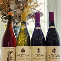 🍇 Domaine de Beaurenard, Famille Coulon ! Le Domaine de Beaurenard est un domaine familial depuis 8 générations à Châteauneuf-du-Pape. Les frères Coulon, Daniel et Frédéric, ont succédé à Paul et Régine, et s’attachent à perpétuer la tradition. Aujourd’hui Victor et Antonin, les fils de Daniel ont rejoint le Domaine. Bio & Demeter.

🍇 Châteauneuf-du-Pape rouge 2021. Un assemblage des 13 cépages de l’appellation, Grenache, Syrah, Mourvèdre, Cinsault, Counoise, Muscardin, Vaccarèse, Terret noir, Roussanne, Clairette, Bourboulenc, Picpoul, Picardan.
Un vin au fruit croquant et juteux, avec une texture souple et racée en bouche. Une aromatique délicate et poudrée, toujours sur la fraîcheur.

🍇 Chàteauneuf-du-Pape Blanc 2023. Un assemblage de six cépages blancs de l’appellation, Clairette blanche & Rose, Grenache Blanc et Gris, Bourboulenc, Roussanne, Picpoul et Picardan. Véritable ode aux vins blancs de Châteauneuf-du-Pape. Douceur des notes de fleurs blanches avec une texture fraiche et dynamique et une finale saline.

🍇Châteauneuf-du-Pape Rouge Beaurenard le-lieu-dit. 2021. Cinsault et Grenache Noir. Une robe au rubis profond et brillant. Un nez assez complexe autour d’une arômatique de fruits rouges (cerise, myrtille), mais aussi des notes animales et de sous-bois. En bouche, le fruit est croquant, la texture est souple et racée. Une belle fraîcheur ! 

🍇 Famille Coulon, Le Rouget, Vin de France. La collection « Famille Coulon » est le fruit d’un projet développé par Victor et Antonin Coulon, la nouvelle génération au Domaine de Beaurenard. Carignan, Cinsault, Grenache blanc, Grenache gris, Grenache noir, Marsanne, Roussanne, Ugni blanc, Viognier. Des cépages des différentes appellations alentours pour un vin complexe et singulier à l’audace assumée. En bio aussi. 

☎️ 04 84 51 07 34
.
.
.
.
#maisonmoga #islesurlasorgue #caviste #caveavin #degustationdevin #frenchwine #provence #vaucluse #luberon #vacancesdelatoussaint